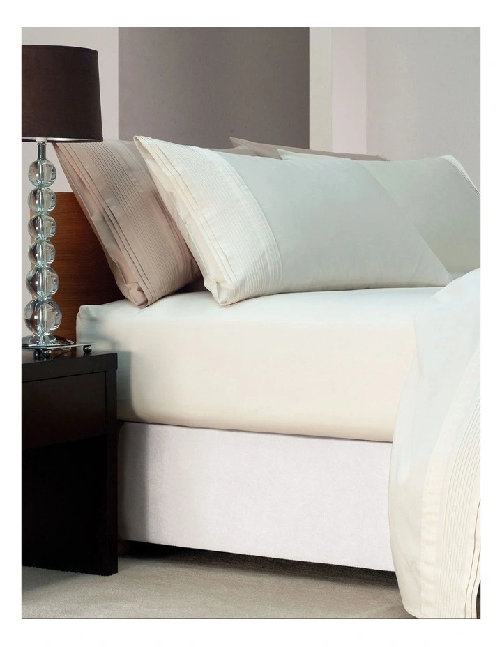 Bedwrap in White image 2
