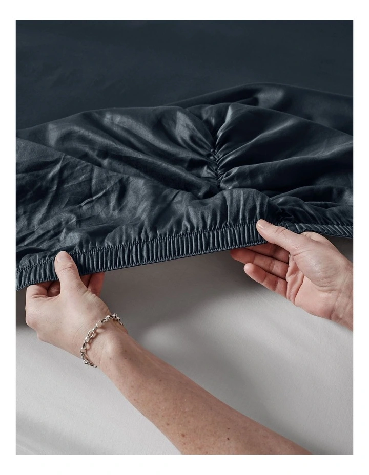 Surf Wash 400TC Cotton Sateen Sheet Set in Midnight image 4