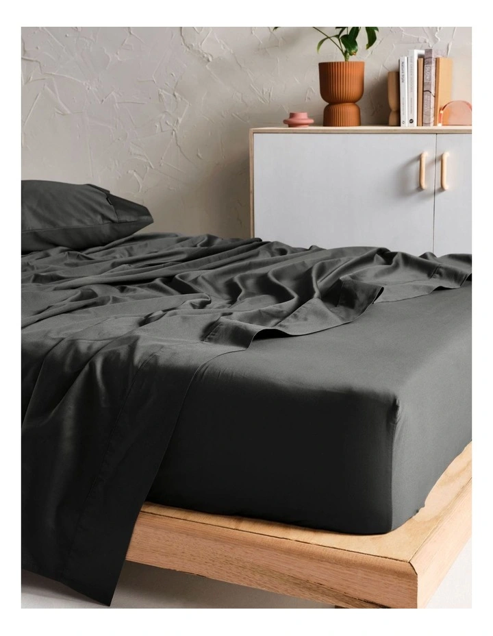 Augusta 500TC Cotton Sateen Flat Sheets in Magnet image 1