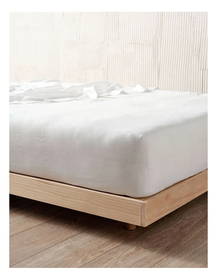 Nimes Fitted Sheet In White image 2