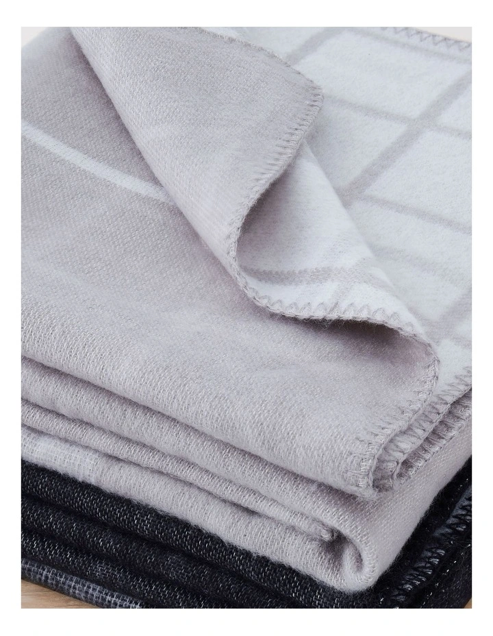 Reversible Plaid Logo Throw Anthracite image 4