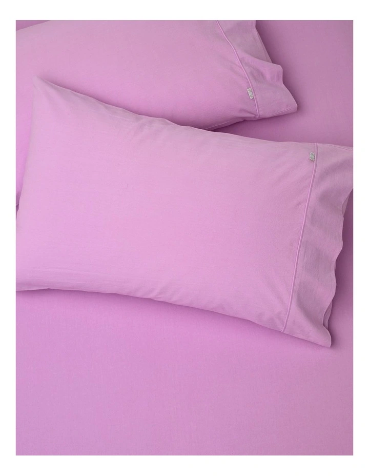 Stonewashed Cotton Pillowcase Pair in Magenta image 1