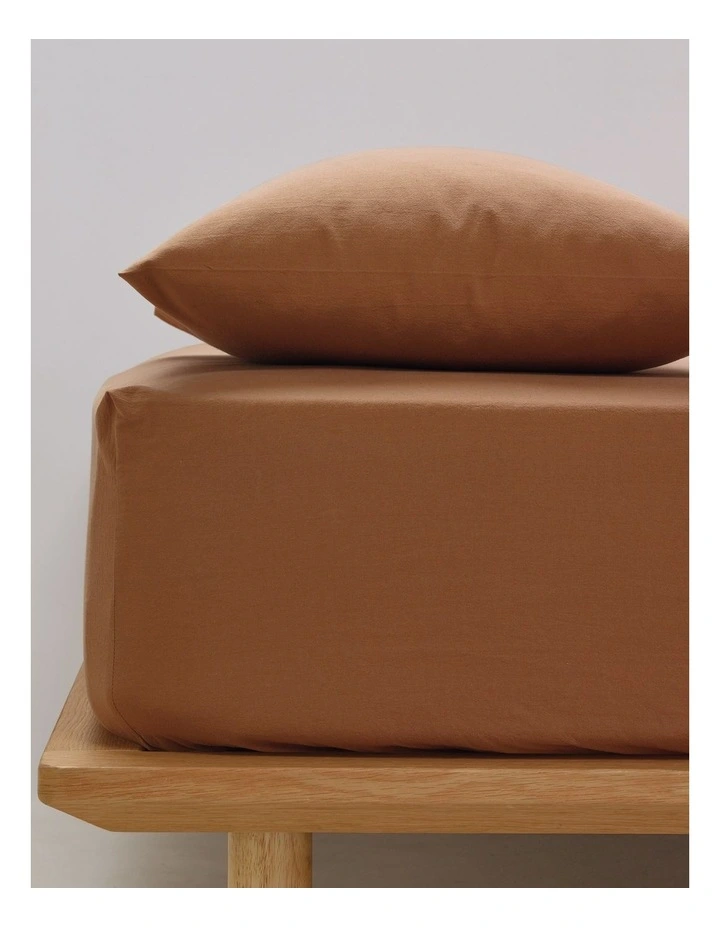 Stonewashed Cotton Fitted Sheet in Caramel image 2