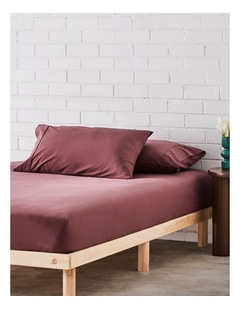 Stonewashed Cotton Fitted Sheet in Wild Fig