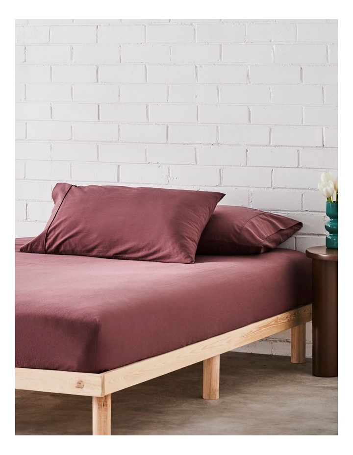 Stonewashed Cotton Fitted Sheet in Wild Fig image 1