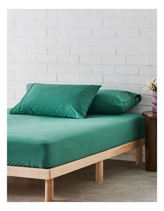 Stonewashed Cotton Fitted Sheet in Emerald
