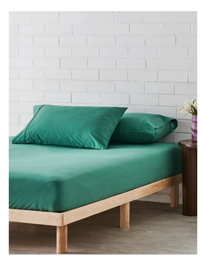 Stonewashed Cotton Fitted Sheet in Emerald image 1