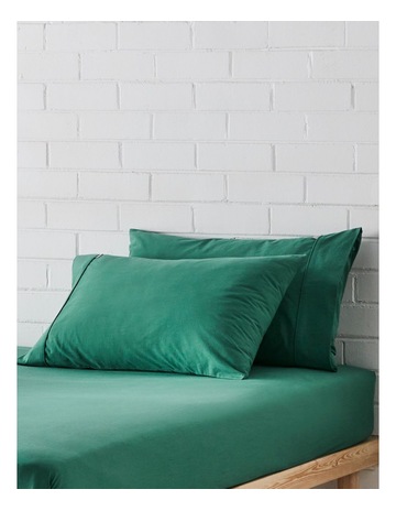 Emerald colour
