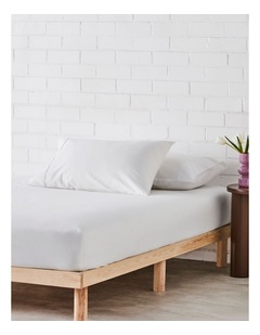 Stonewashed Cotton Fitted Sheet in White