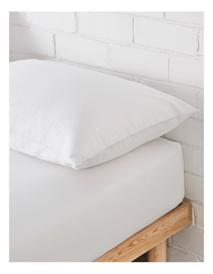 Stonewashed Cotton Fitted Sheet in White image 2