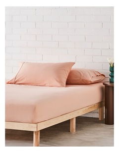 Stonewashed Cotton Fitted Sheet in Peach