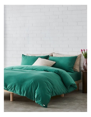 Emerald colour