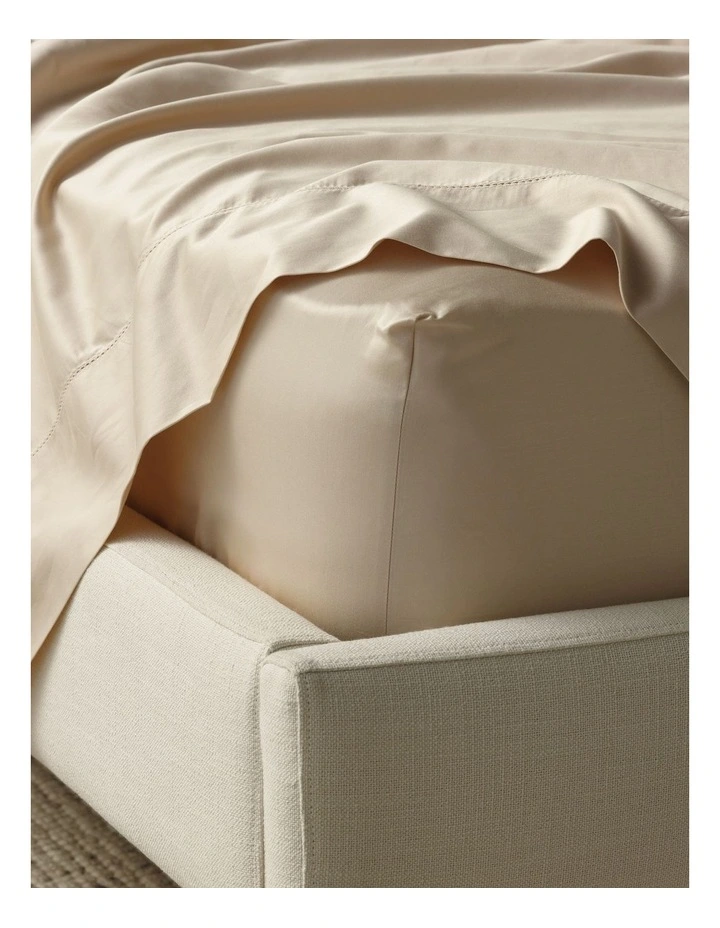 Diana 400TC Egyptian Cotton Sateen Sheet Set in Natural image 3