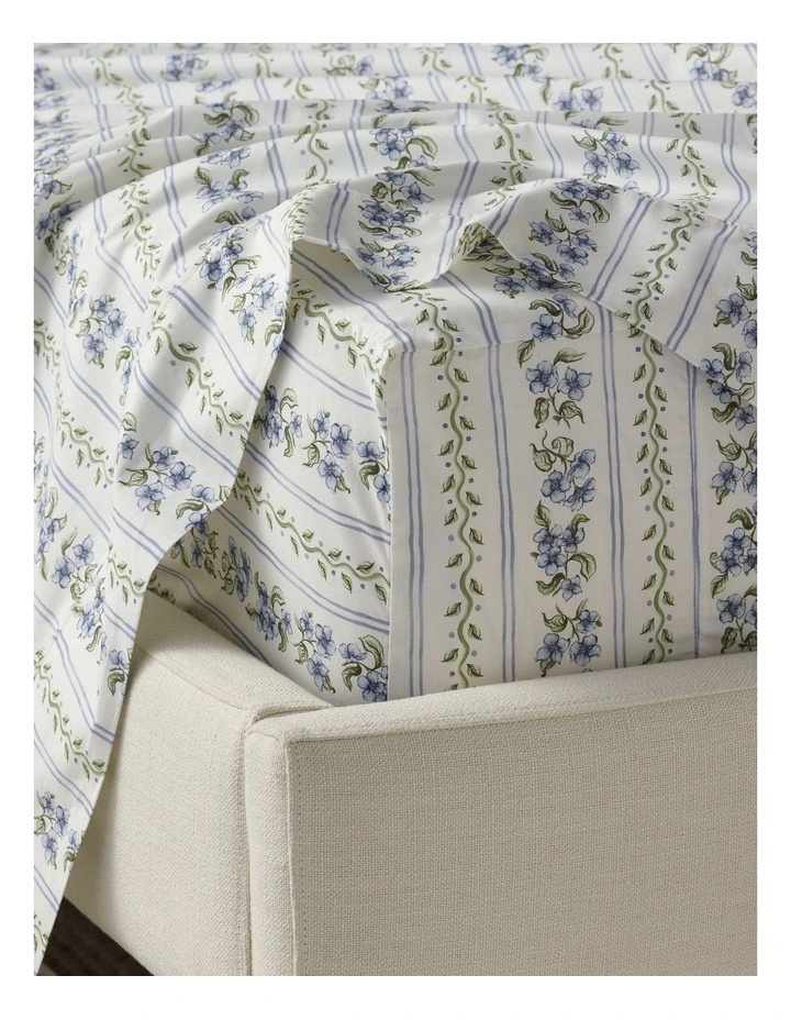 Printed Cotton Sheet Set in Blue Floral image 3