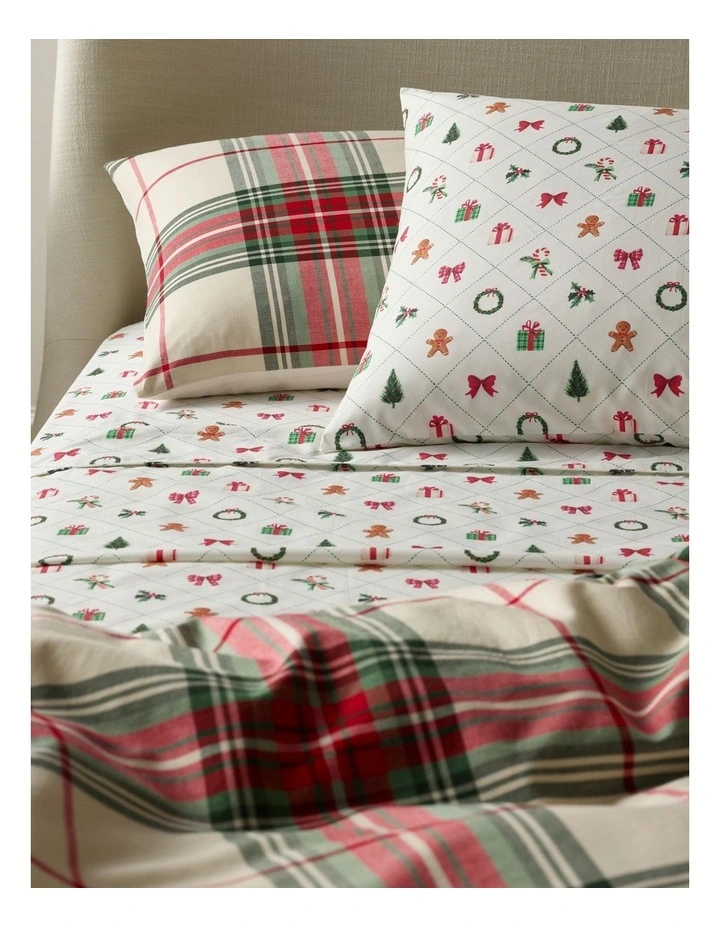 Printed Cotton Blend Sheet Set in Red image 1