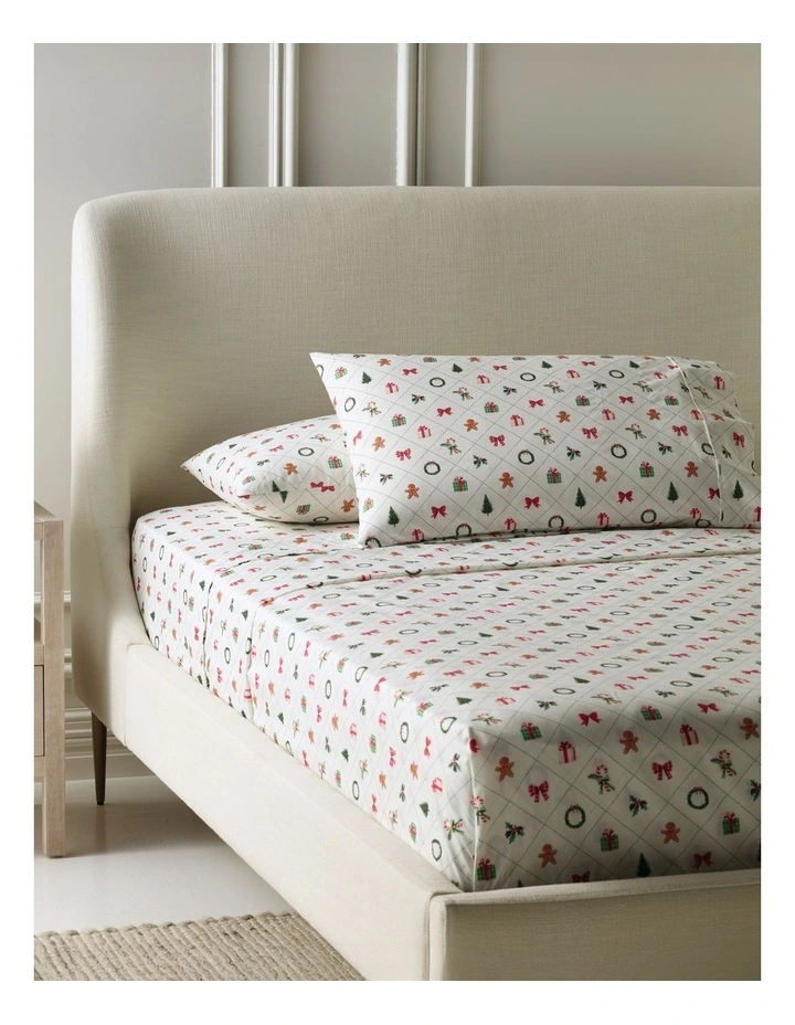 Christmas Cotton Blend CVC Sheet Set in Red & Green image 3