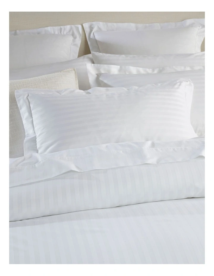 Hotel Collection 500TC Cotton Jacquard Quilt Cover Set in White image 2