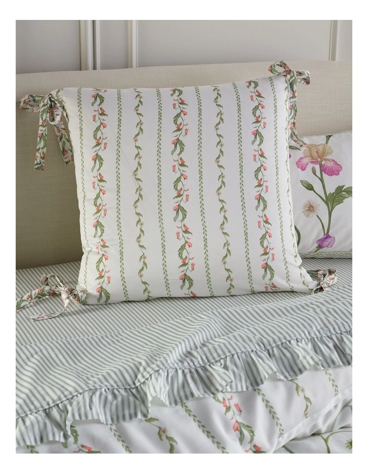 Garden Party Cotton Sateen Quilt Cover Set in White image 4