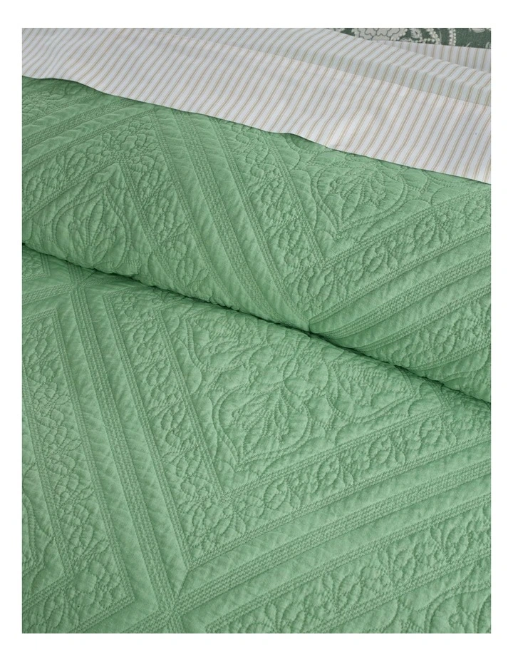 Bellina Quilted Quilt Cover Set in Green image 2