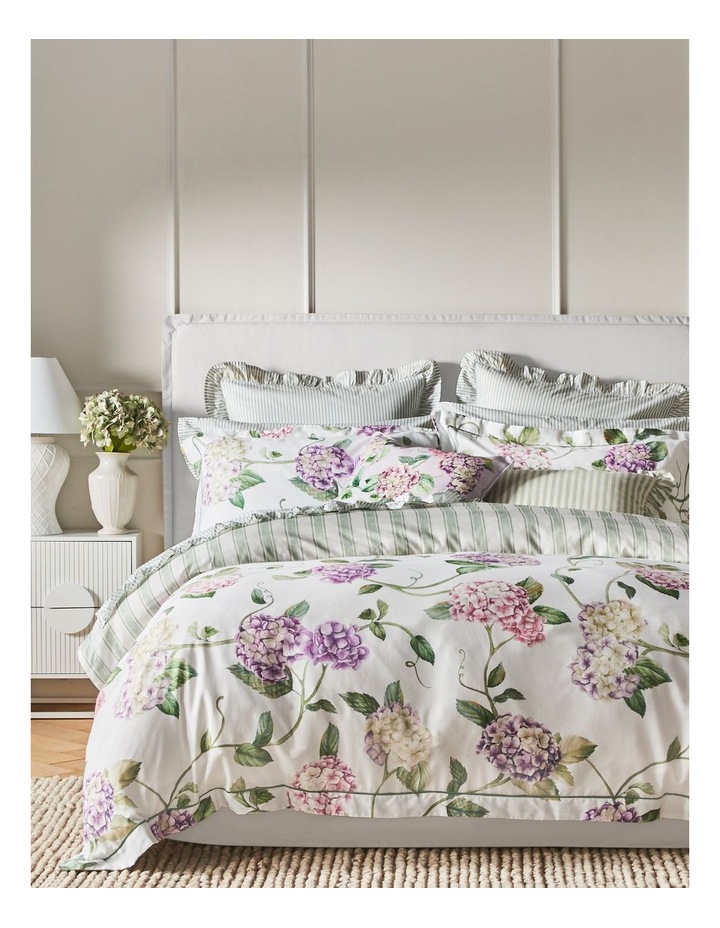 Hydrangea Cotton Sateen Quilt Cover Set in Plum image 1