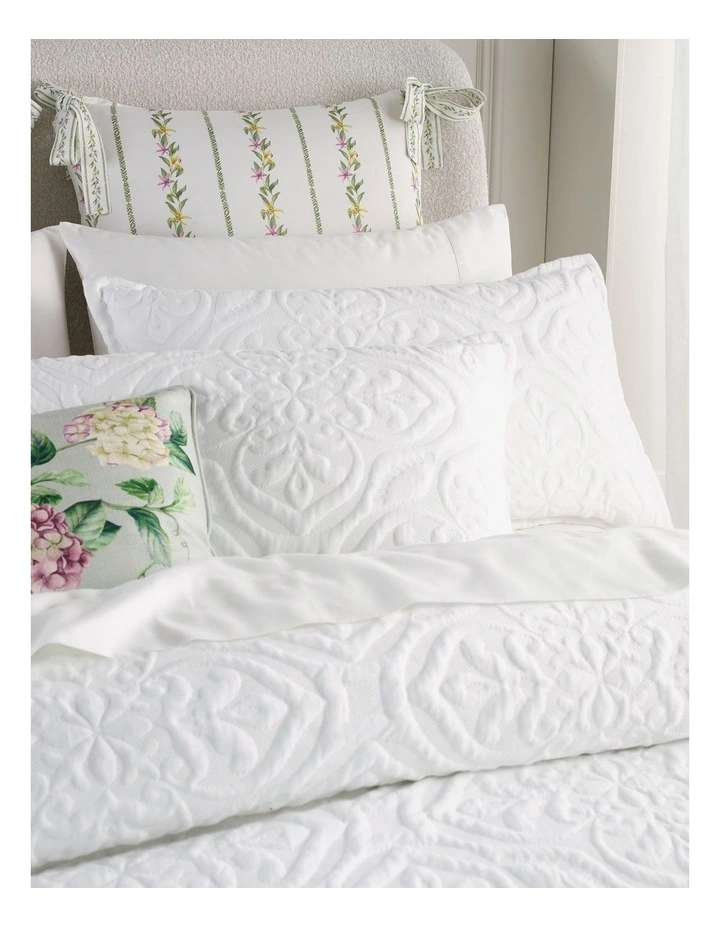 Juliette Matelasse Quilt Cover Set in White image 3