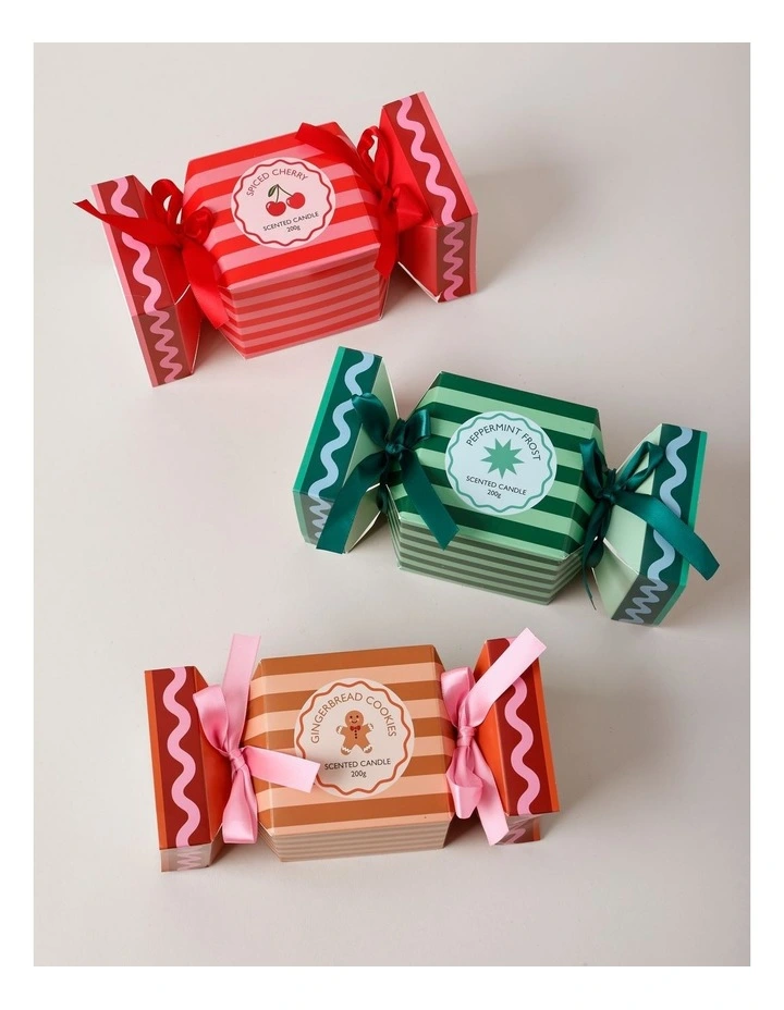 Holiday Magic Gingerbread Candle 200g in Red image 4