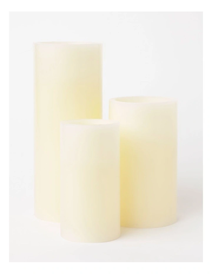 Flameless Wax Candle 10x17cm in Cream image 4