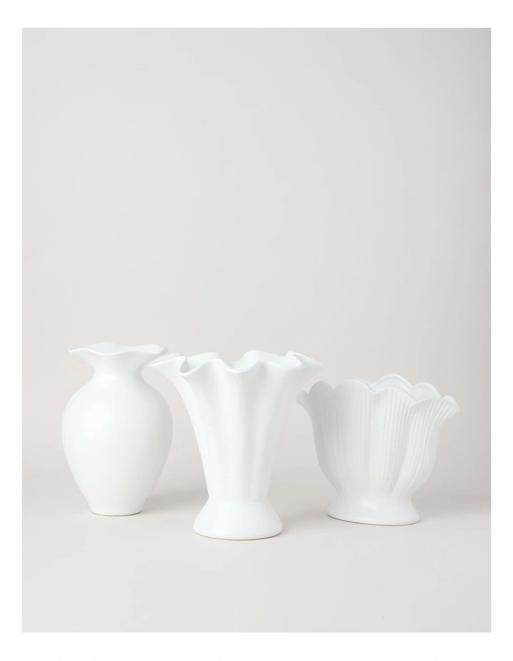 Posey Fan Ceramic Vase 25cm in White image 3