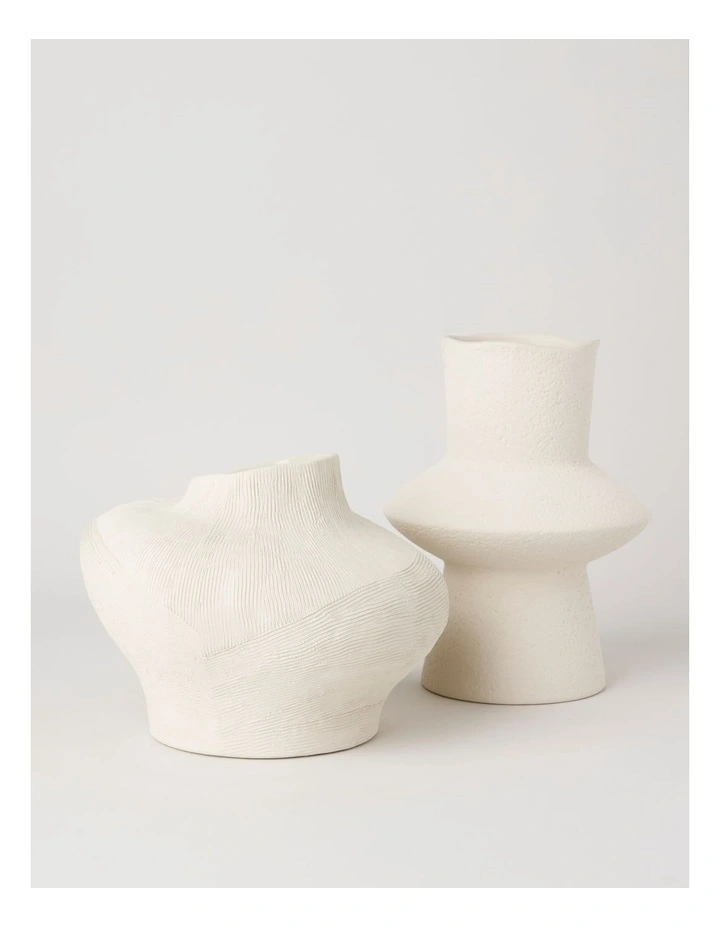Rowan Textured Ceramic Vase 18cm in Beige image 5