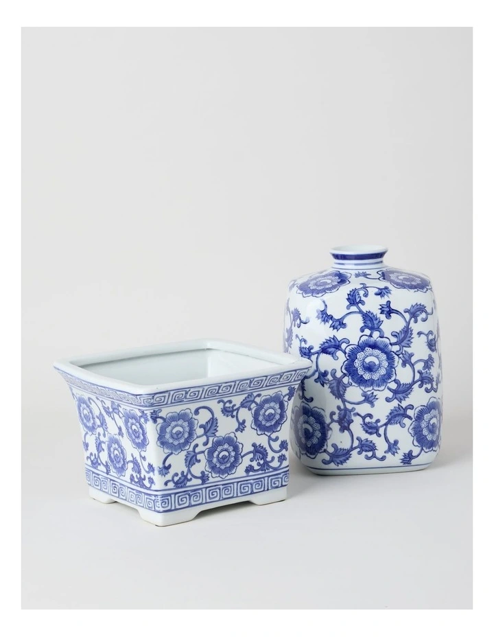 Hand-Painted Ginger Planter in Blue and White 20cm image 5