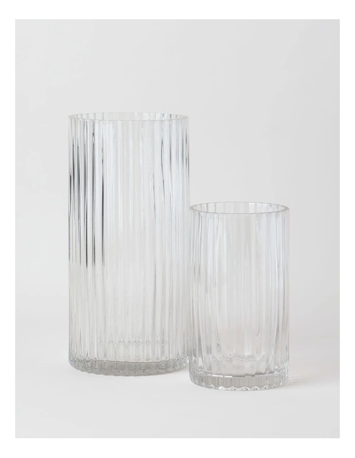 Atlas Ribbed Glass Vase 20cm in Clear image 3