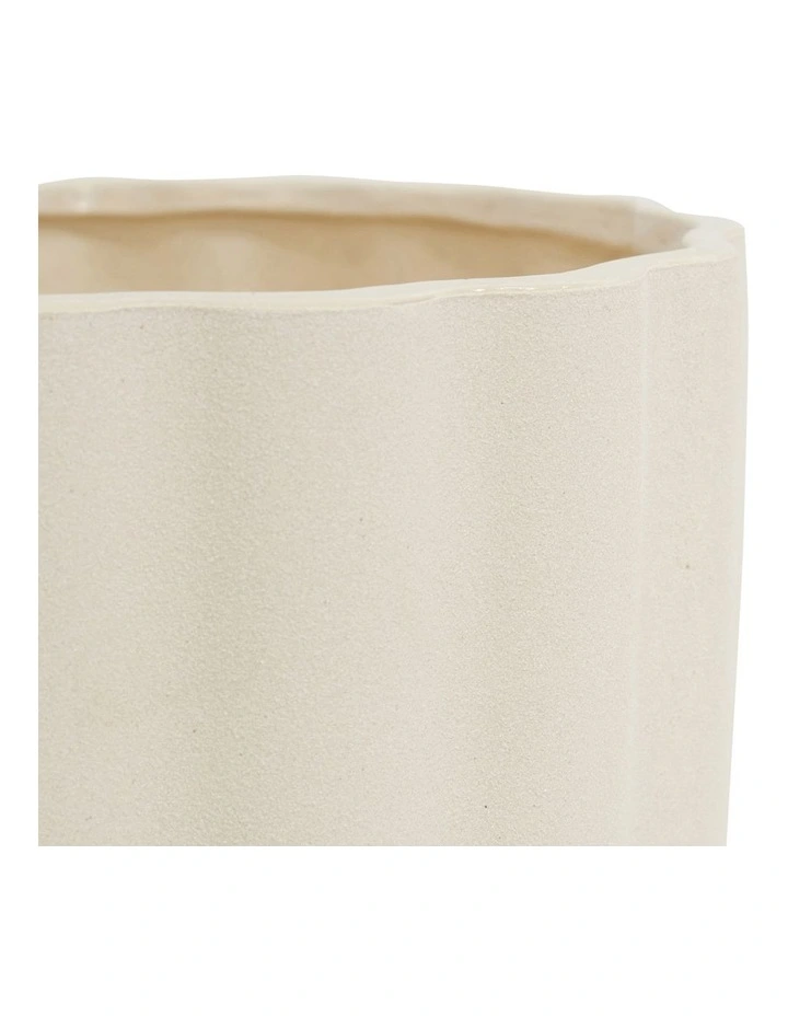 Kimba Planter 22x20cm in Antique White image 4