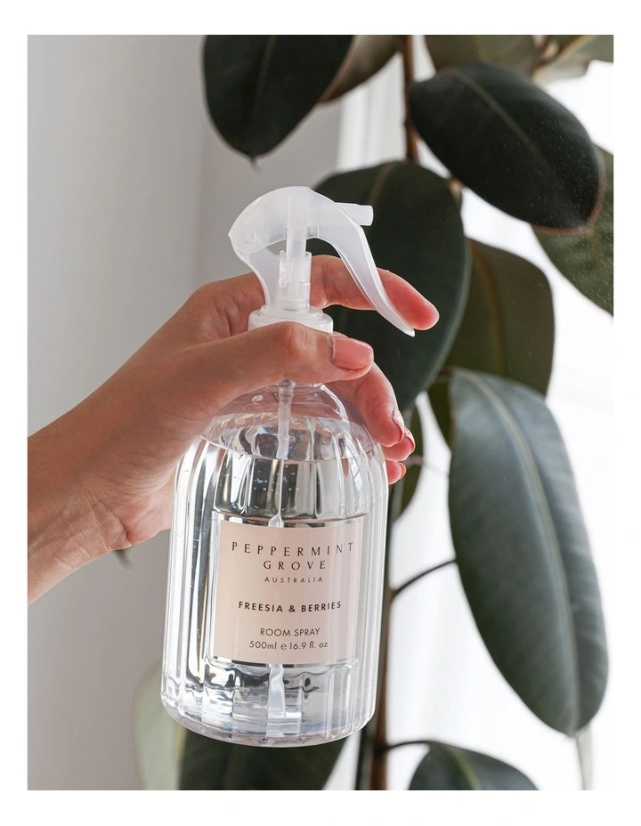 Freesia Berries Room Spray 500ml image 3