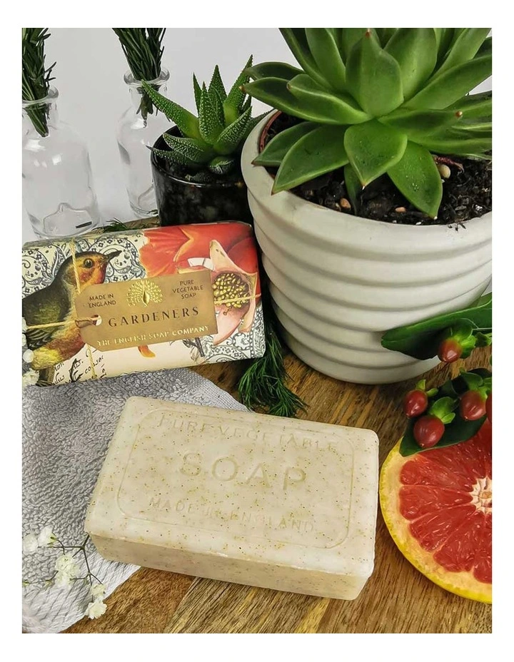 Gardeners Grapefruit Hand Cream, Soap & Foaming Wash Bundle image 6