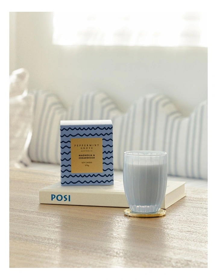 Magnolia Cedarwood Candle 370g image 4