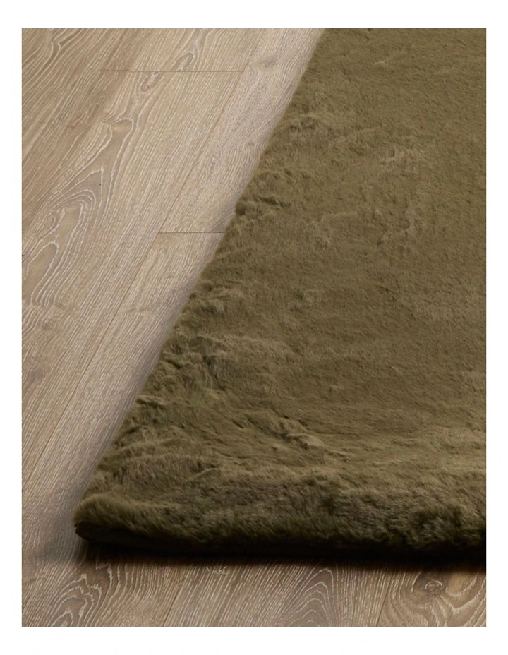 Capital Made Bambi Faux Fur Green Polyester 160x230cm image 3