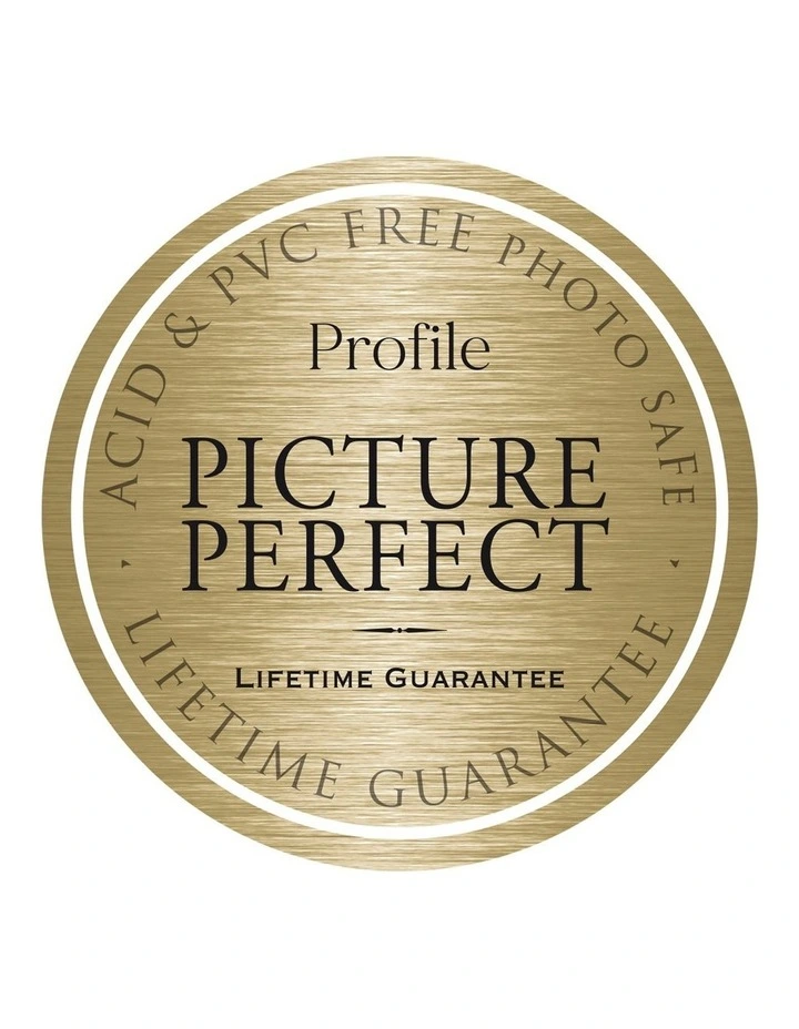 The Kiss Klimt Print Frame in Natural Oak image 7