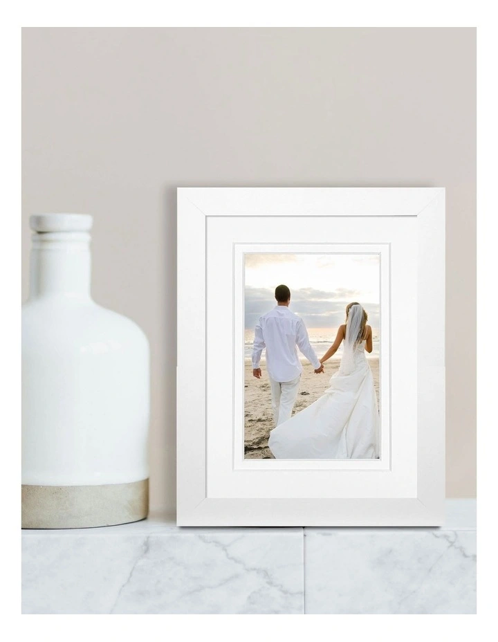 Australian Made Timber Photo Frame 6x8"/4x6" in White image 2