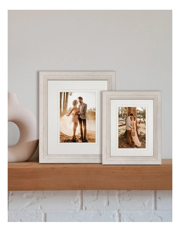 Australian Made Oberon Distressed Timber Photo Frame 6x8"/4x6" in White image 2