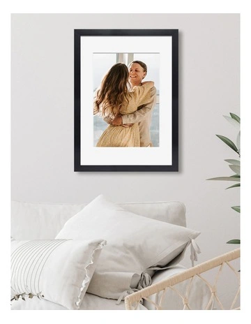 Classic Timber Poster Frame A2/A3 in Black