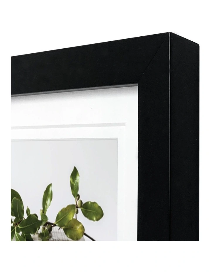 Deluxe Gallery 8 Frames Wall Set in Black image 4