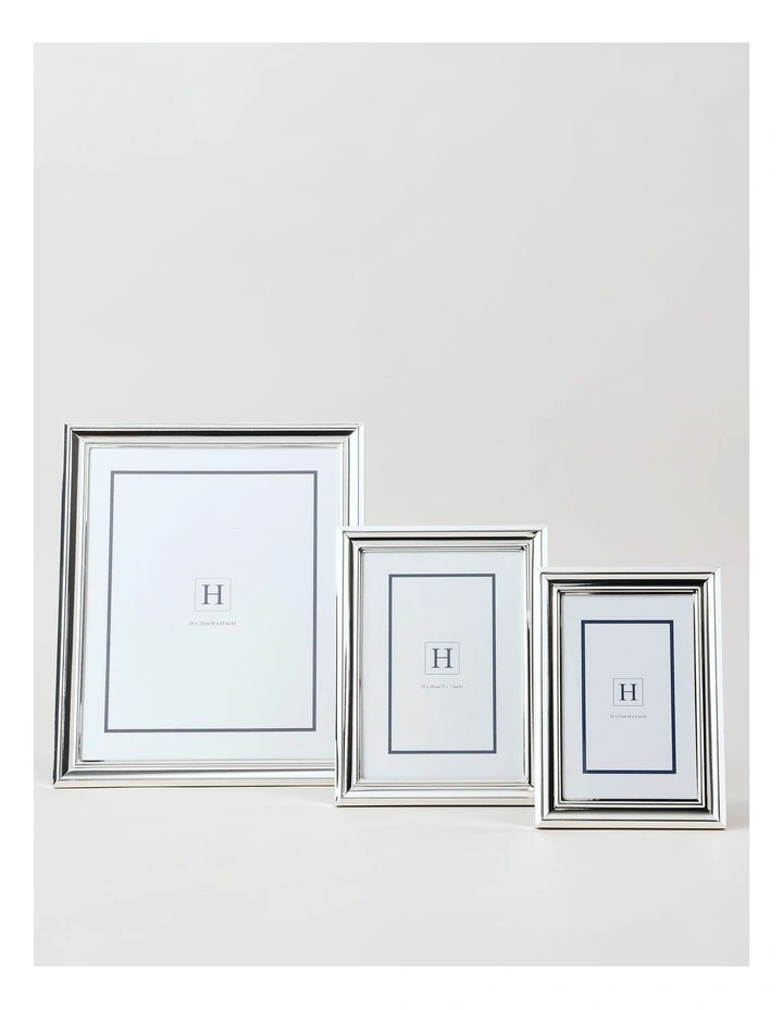 Crest Bevel Metal Photo Frame 10x15cm in Silver image 4