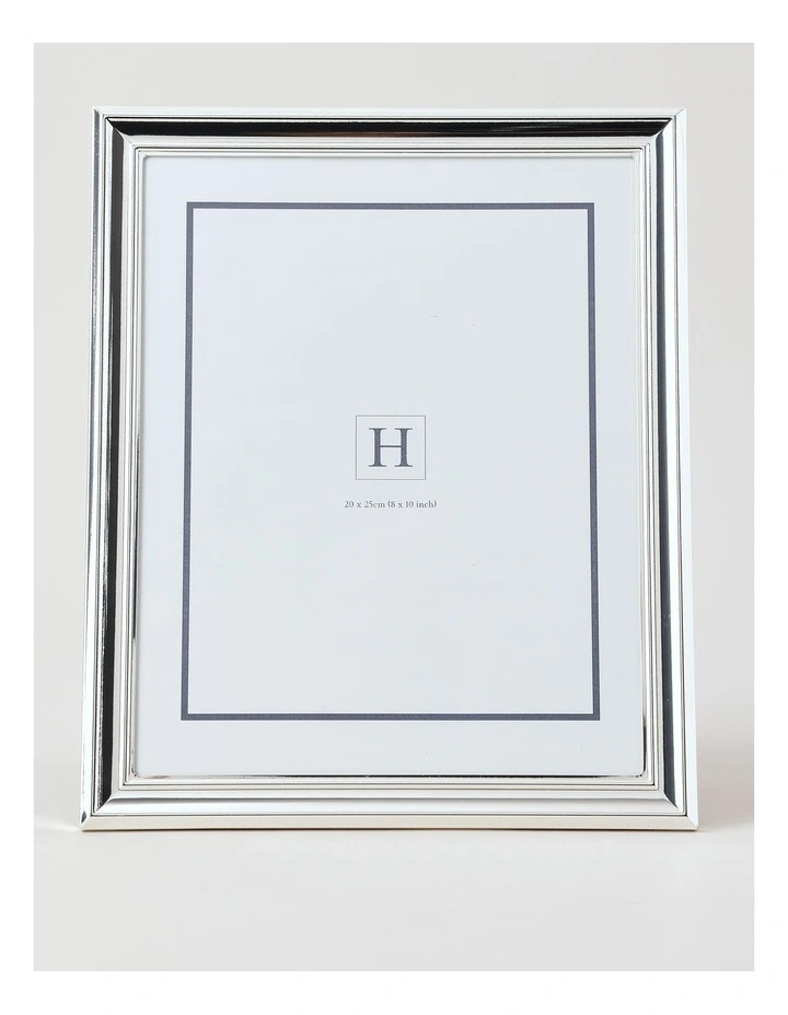 Crest Bevel Metal Photo Frame 20x25cm in Silver image 1