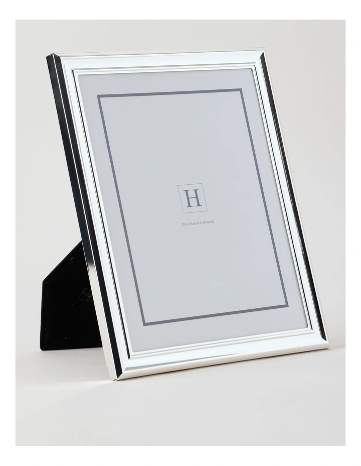 Crest Bevel Metal Photo Frame 20x25cm in Silver image 2