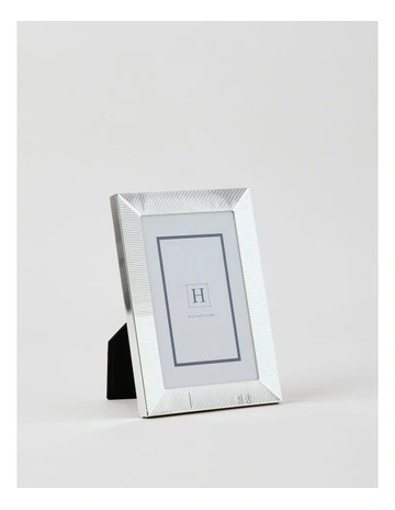 Grace Fine Ribbed Metal Photo Frame 10x15cm in Silver