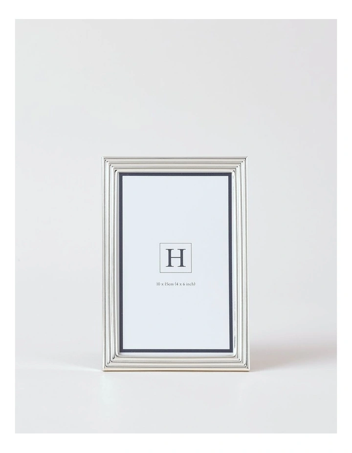 Radiance Ridged Metal Photo Frame 10x15cm in Silver image 1