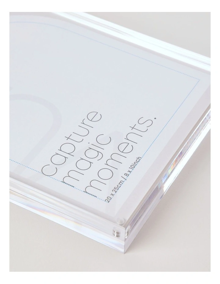 Acrylic 20x25cm Frame in Clear image 3