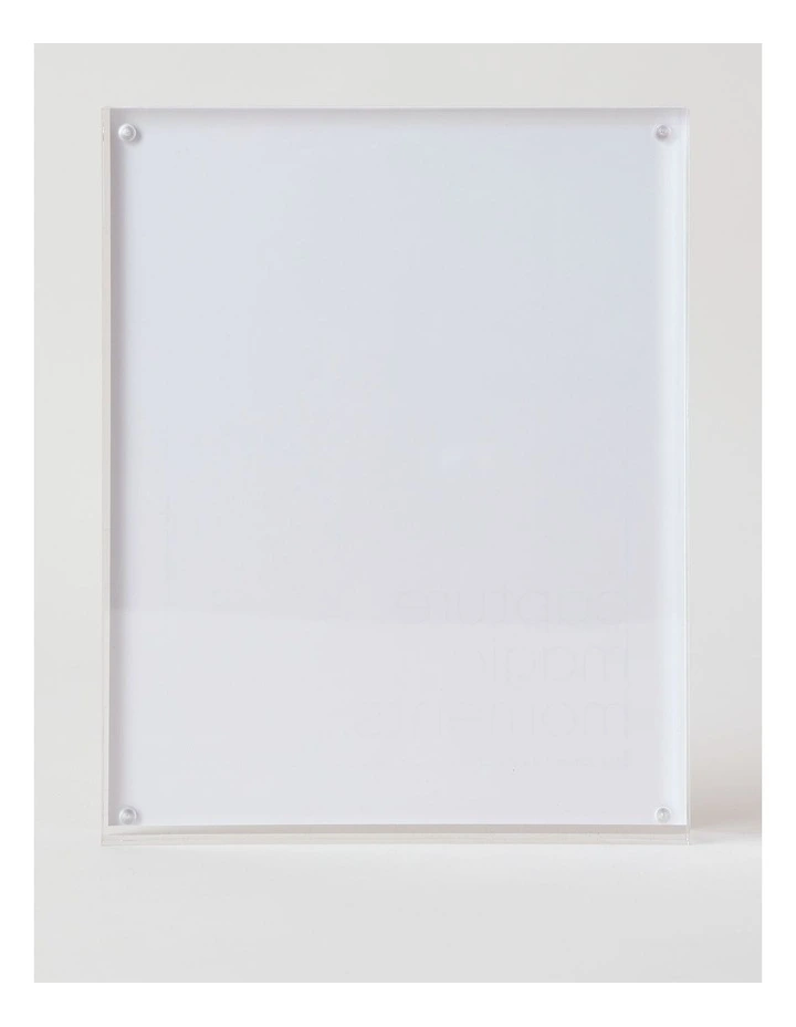 Acrylic 20x25cm Frame in Clear image 4