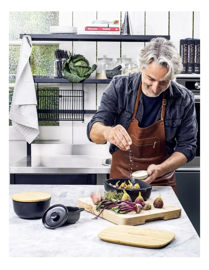 Small Baker Stoneware in Black image 2