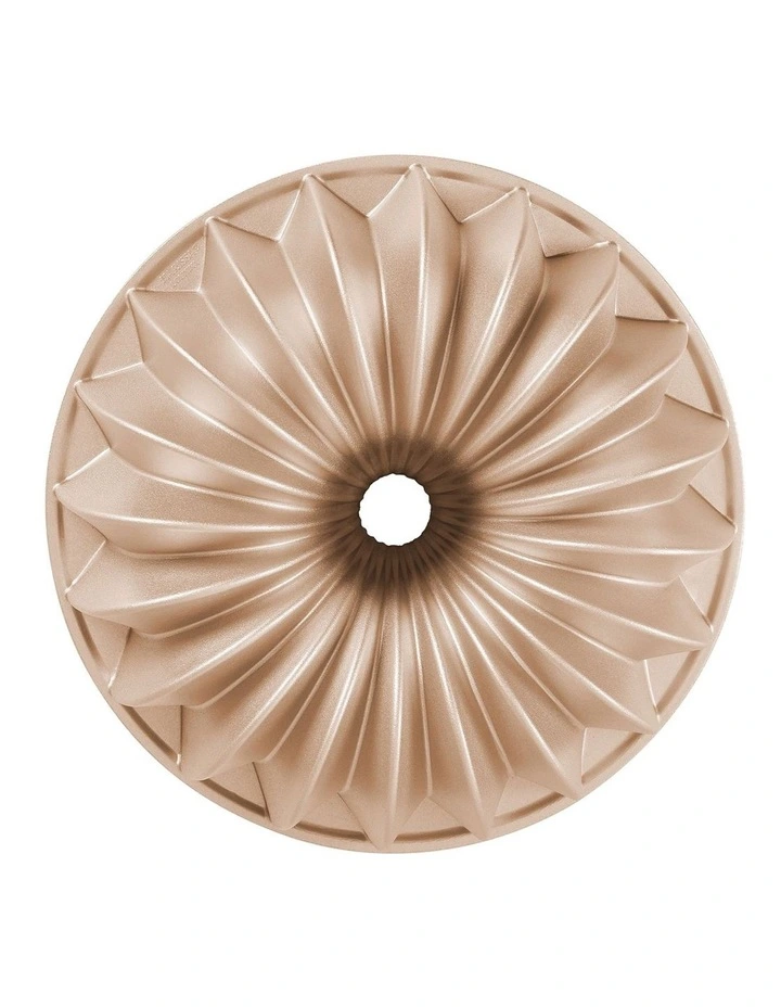 French Wreath Fluted Pan 22.5x10cm in Champagne image 3